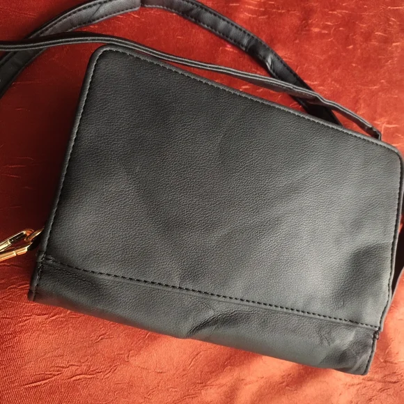 Pure leather imported Italy leather black solid sling bag - Picture 11 of 15